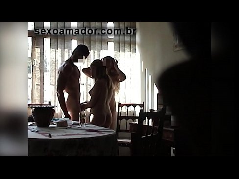 ❤️ Amigos sexuais convidam um homem gigante e um ménage à trois com ele ️ Porno em porno pt.rex-porn-com.ru ❌❤